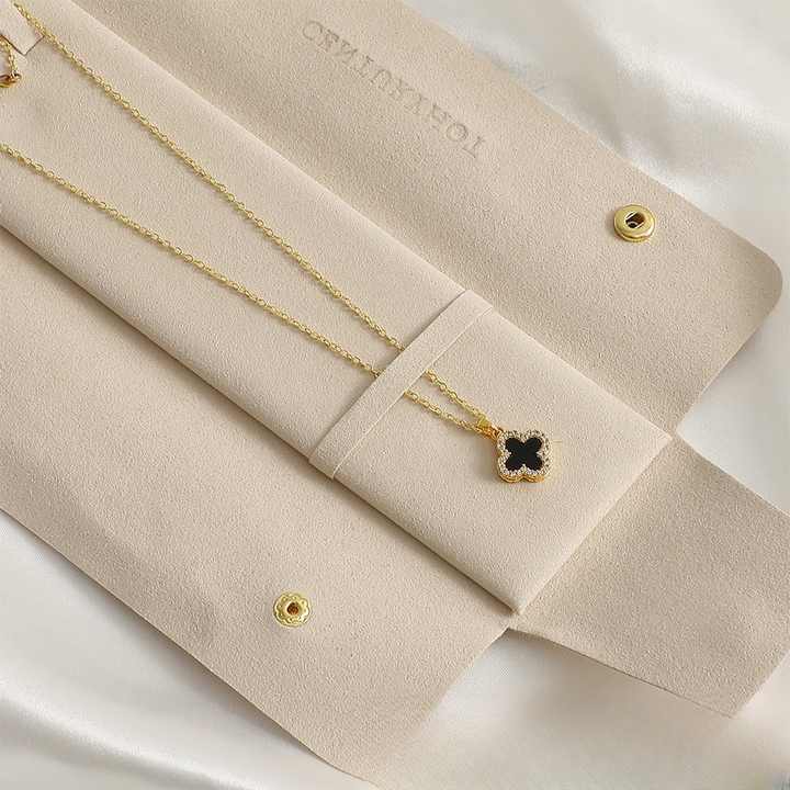 Clover Motif Pendant