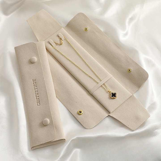 Clover Motif Pendant