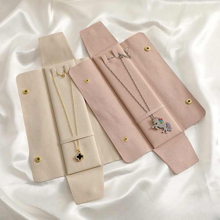 Clover Motif Pendant